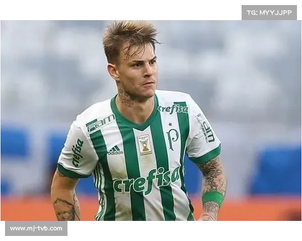 帕尔梅拉斯后卫福克斯进球，模仿罗克庆祝动作